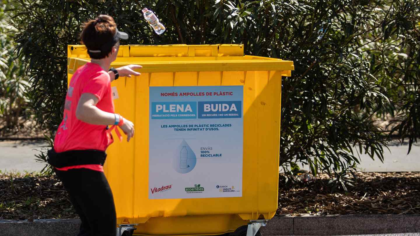 Contenedor de reciclaje de plástico