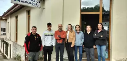 Nestlé fomenta el relevo generacional en las granjas lecheras con su programa de agroemprendimiento