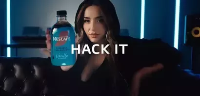 Lola Índigo con NESCAFÉ Espresso Concentrate