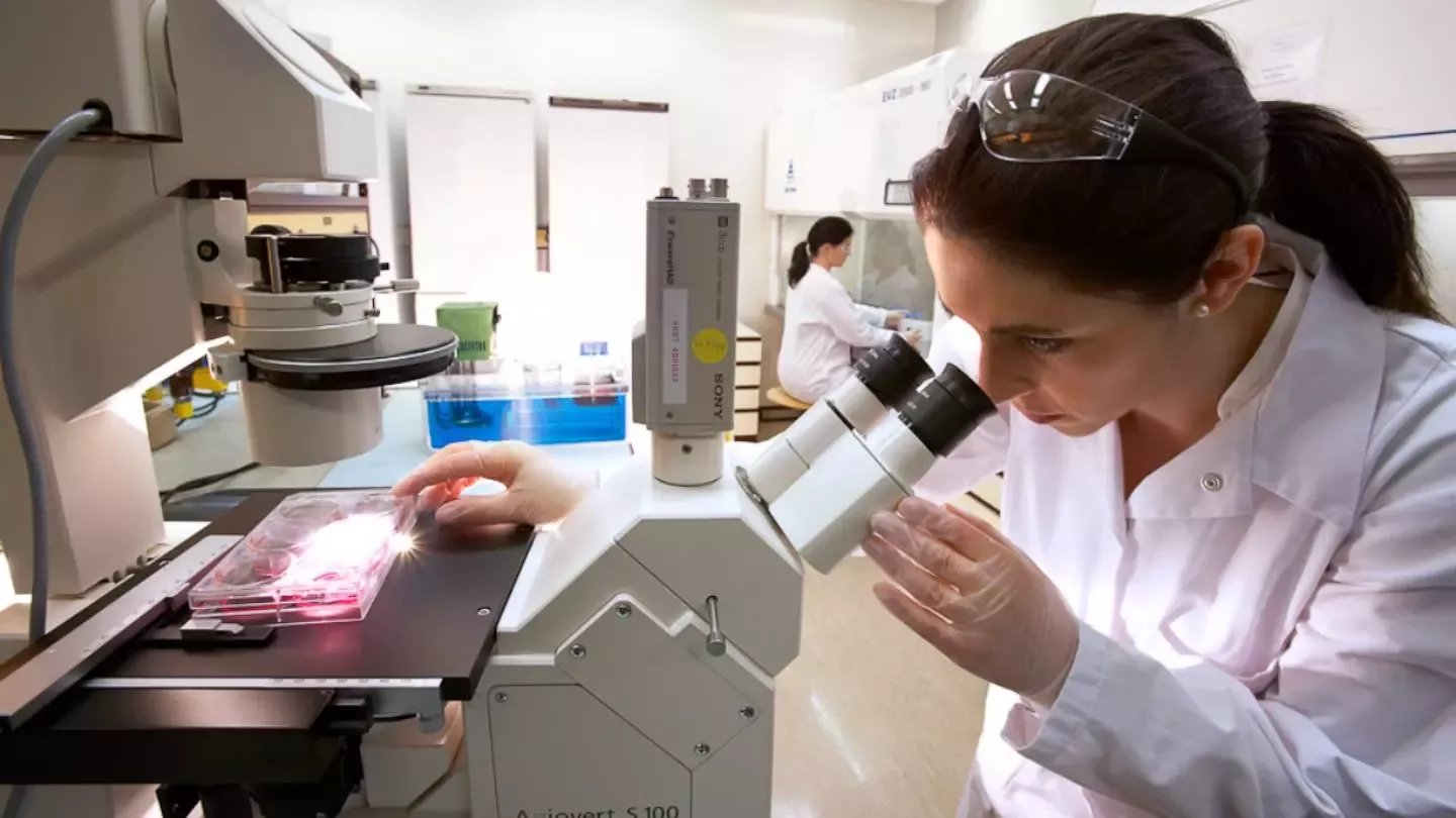 Científicos en un laboratorio
