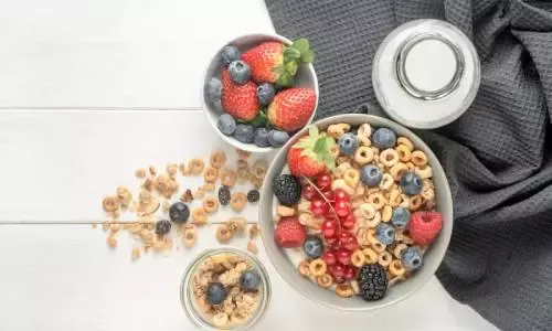  Bols amb fruita i cereals