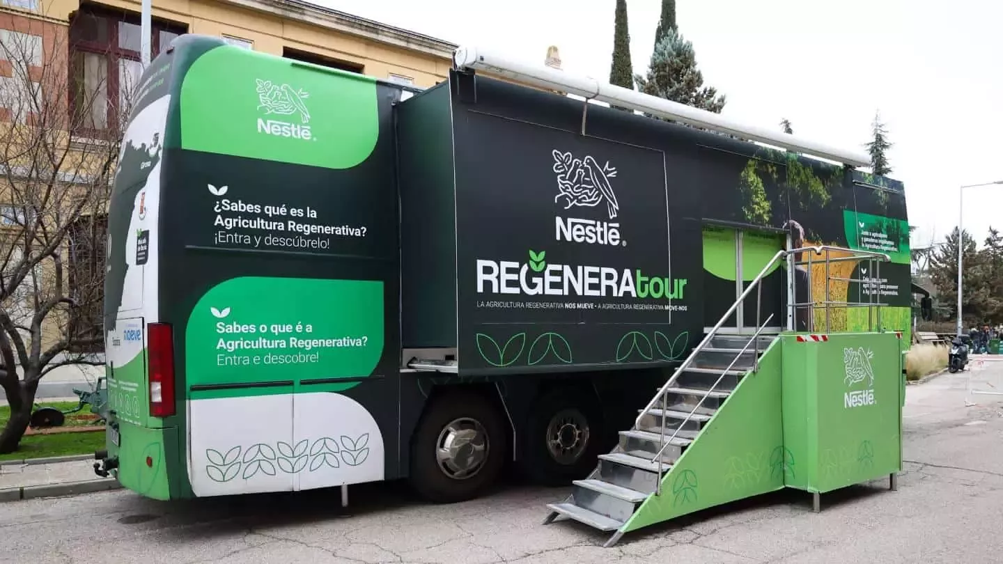 Autobús del REGENERAtour de Nestlé