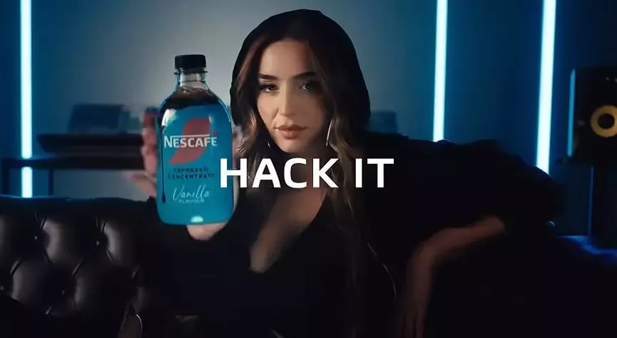 Lola Índigo con NESCAFÉ Espresso Concentrate