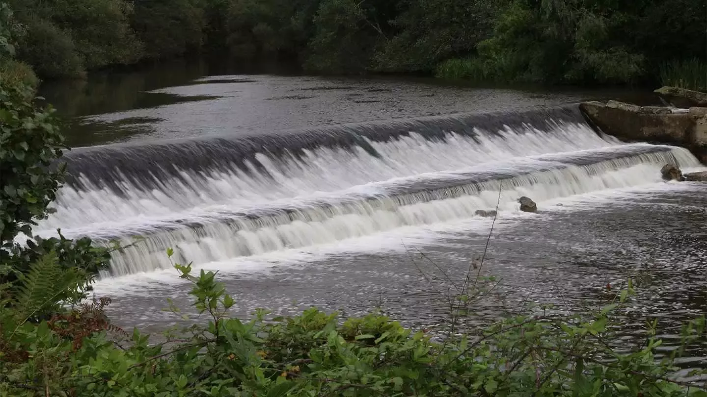 cascada en un río